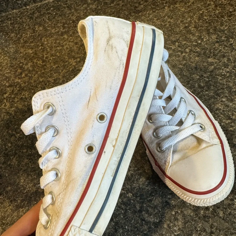 Converse - Picture 2 of 4